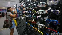 Berburu Perlengkapan Outdoor di Deep Extreme 2024