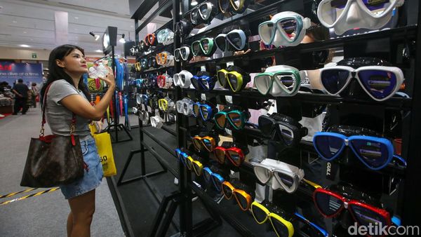 Berburu Perlengkapan Outdoor di Deep Extreme 2024