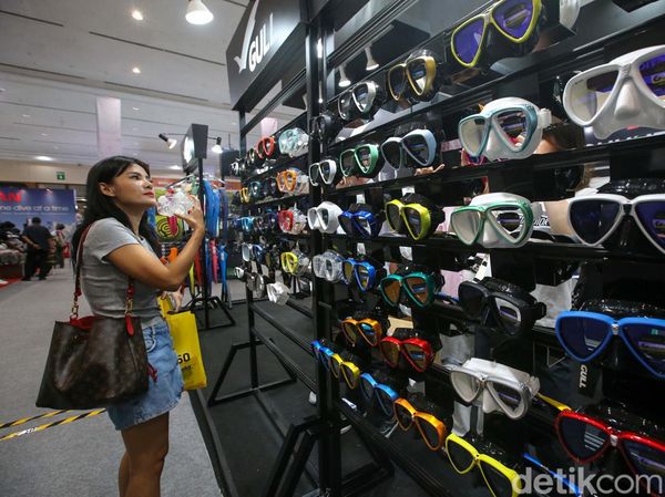 Berburu Perlengkapan Outdoor di Deep Extreme 2024