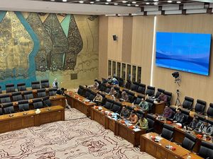 DPR Panggil Bos PLN Bahas Kendaraan Listrik hingga Subsidi Tahun Depan