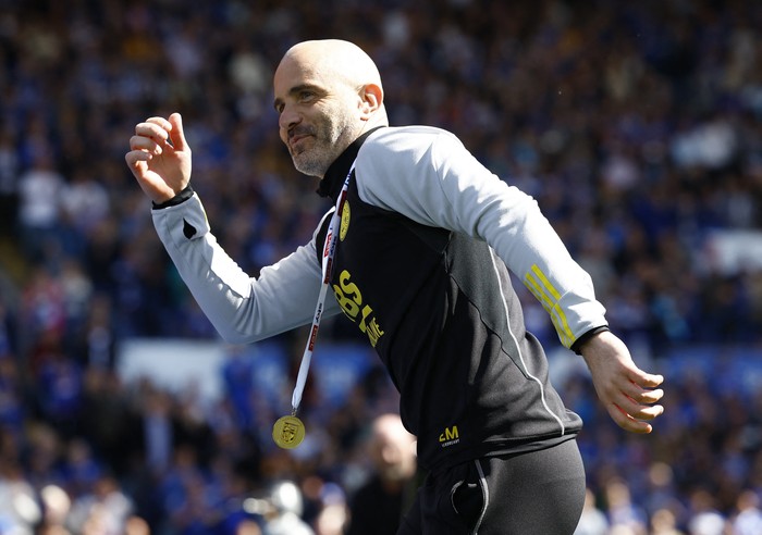 Soccer Football - Championship - Leicester City v Blackburn Rovers - King Power Stadium, Leicester, Britain - May 4, 2024 Leicester City manager Enzo Maresca celebrates after winning the Championship Action Images via Reuters/Peter Cziborra NO USE WITH UNAUTHORIZED AUDIO, VIDEO, DATA, FIXTURE LISTS, CLUB/LEAGUE LOGOS OR LIVE SERVICES. ONLINE IN-MATCH USE LIMITED TO 45 IMAGES, NO VIDEO EMULATION. NO USE IN BETTING, GAMES OR SINGLE CLUB/LEAGUE/PLAYER PUBLICATIONS.