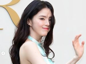 7 Gaya Elegan Han So Hee di Acara DIOR, Tato di Bawah Ketiak Bikin Salfok 7 Gaya Elegan Han So Hee di Acara DIOR, Tato di Bawah Ketiak Bikin Salfok