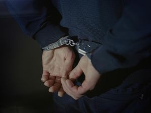 Polisi Gerebek rumah Penampungan PMI Ilegal di Karimun, 1 Pelaku Ditangkap Polisi Gerebek rumah Penampungan PMI Ilegal di Karimun, 1 Pelaku Ditangkap