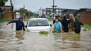 India Diterjang Banjir Bandang Imbas Topan Remal