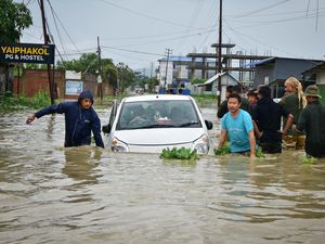 Video: Banjir Bandang Akibat Hujan Deras di India, 46 Tewas-Ratusan Hilang Video: Banjir Bandang Akibat Hujan Deras di India, 46 Tewas-Ratusan Hilang