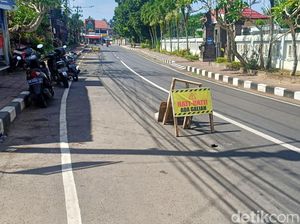 Belum Setahun Diperbaiki, Jalan Kartini Karangasem Berlubang Lagi