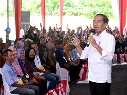Tebar Bansos Pangan Tiap Bulan, Jokowi: Yang Dibagi Beras Premium