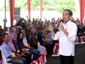 Jokowi Beri Sinyal Bantuan Pangan Dilanjutkan Jokowi Beri Sinyal Bantuan Pangan Dilanjutkan