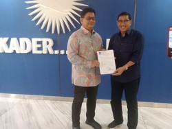 PAN Beri Surat Tugas Ketua Golkar Muhammad Yusuf untuk Maju Pilwalkot Tasik