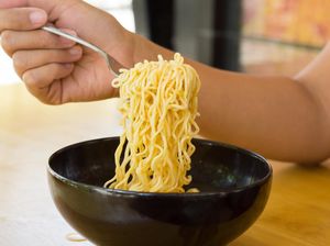Sering Makan Mie Instan Bisa Picu Batu Ginjal, Ini Faktanya Sering Makan Mie Instan Bisa Picu Batu Ginjal, Ini Faktanya