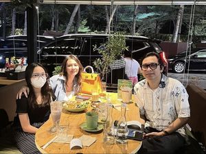 Momen Manis Masayu Anastasia Kulineran Bareng Mantan Suami hingga Sahabat