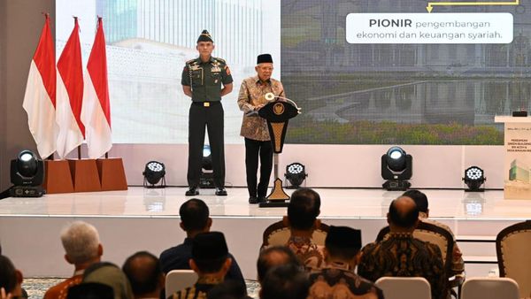 Momen Wapres Maruf Amin Resmikan Gedung BSI Aceh