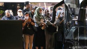 MRT Lumpuh, Warga Cari Alternatif Transportasi Online hingga TransJ