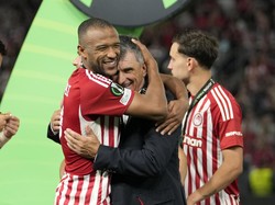 Olympiakos Juara Conference League, Mendilibar Ukir Catatan Unik