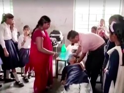 Panas Ekstrem di India Bikin Sejumlah Pelajar Pingsan!