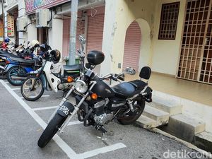 Beda Kelas! Parkir di Malaysia Serba Digital, Indonesia Masih Kisruh Jukir Liar Beda Kelas! Parkir di Malaysia Serba Digital, Indonesia Masih Kisruh Jukir Liar