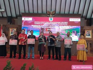 Serahkan 245 Bantuan RTLH, Bupati Klaten Minta Masyarakat Gotong Royong