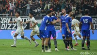 Adapun gol itu dicetak lewat tandukan keras Akbar Arjunsyah.