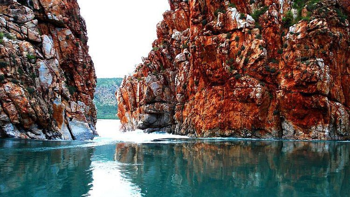 Potret Air Terjun Horizontal di Australia yang Bakal Ditutup untuk Wisata