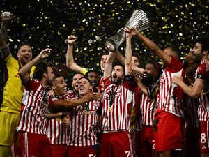 Potret Olympiakos Juara Conference League