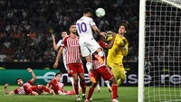 Pertandingan terpaksa di lanjutkan ke babak tambahan 2x15 menit. Ini sekaligus menjadi pertama kalinya laga final Conference League berlanjut ke tambahan waktu. REUTERS/Dylan Martinez  