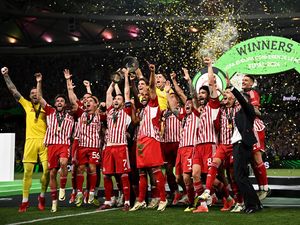 Olympiakos Jadi Klub Yunani Pertama yang Juara Kompetisi Eropa Olympiakos Jadi Klub Yunani Pertama yang Juara Kompetisi Eropa