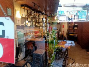 Bule Perusak Kafe di Jimbaran Sempat Cekcok dan Banting Laptop Pengunjung Bule Perusak Kafe di Jimbaran Sempat Cekcok dan Banting Laptop Pengunjung