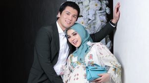 7 Foto Terbaru Syahrini, Kini Pamer Baby Bump yang Dulu Ditutupi
