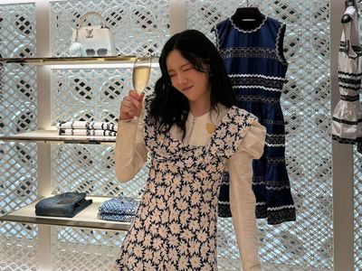 Taeyeon Diam-diam ke Jakarta, Foto-foto di Mal