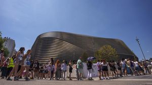 Ribuan Swifties Serbu Markas Real Madrid untuk Nonton Konser Eras Tour