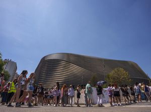 Ribuan Swifties Serbu Markas Real Madrid untuk Nonton Konser Eras Tour