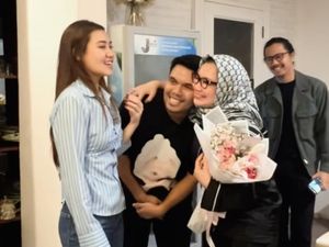 Intip Kado Thariq Halilintar Untuk Reza Artamevia, Mewah Capai Puluhan Juta Intip Kado Thariq Halilintar Untuk Reza Artamevia, Mewah Capai Puluhan Juta