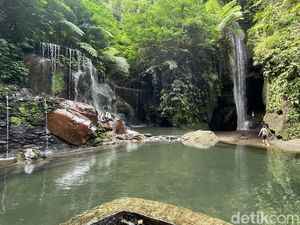 Menikmati Air Terjun dan Kolam Alami di Goa Rajo Bangli Menikmati Air Terjun dan Kolam Alami di Goa Rajo Bangli