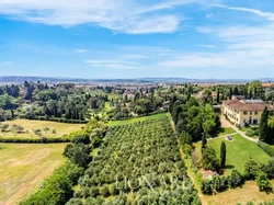 Intip Isi Villa Medieval Abad ke-14 di Eropa yang Dijual Rp 210 M