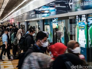 Muncul Keluhan Penumpang MRT Tak Tertib Kala Pengguna Tembus 100.000/Hari