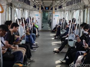 Video: Ketentuan Foto Prewed Gratis di Stasiun dan Kereta MRT Jakarta Video: Ketentuan Foto Prewed Gratis di Stasiun dan Kereta MRT Jakarta