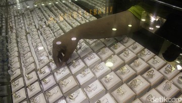 Berita dari Detik Finance: Fluktuasi Harga Emas, Nasabah Bisa Optimalkan Buy the Dip Lewat Flexi Gold