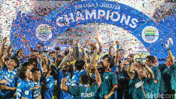 Deretan Pemain Peraih Penghargaan Liga 1 2023/2024 Deretan Pemain Peraih Penghargaan Liga 1 2023/2024
