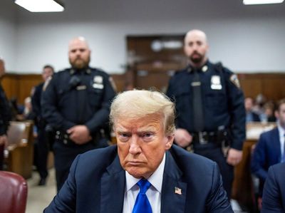 Ekspresi Donald Trump Usai Divonis Bersalah dalam Kasus Uang Tutup Mulut