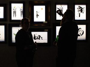 Melihat Pameran Karya Banksy di Toronto