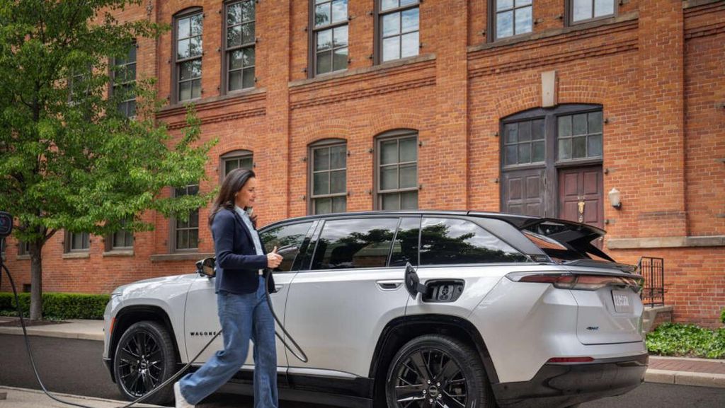 Lihat Lebih Dekat Mobil Listrik Pertama Jeep, Wagoneer S Lihat Lebih Dekat Mobil Listrik Pertama Jeep, Wagoneer S