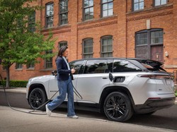 Tarif Impor Mobil Listrik China Picu Protes Mercedes, BMW, dan Volkswagen