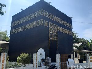 Viral Ada Kabah Berdiri di Pemukiman Warga di Pati, Kok Bisa? Viral Ada Kabah Berdiri di Pemukiman Warga di Pati, Kok Bisa?