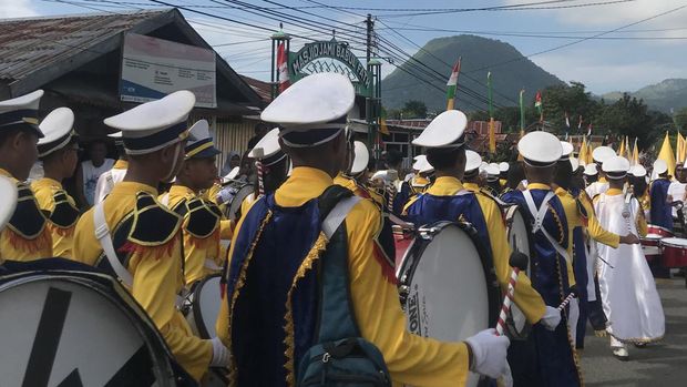 Parade jelang peringatan hari lahir Pancasila di Ende Parade jelang peringatan hari lahir Pancasila di Ende