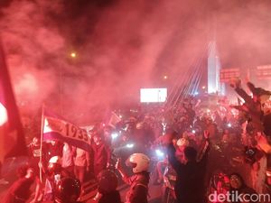 Potret Bandung Menyala Kala Persib Bandung Juara!