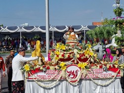 1.368 Pos Bantuan Hukum RW di HJKS ke-731 Surabaya Cetak Rekor MURI