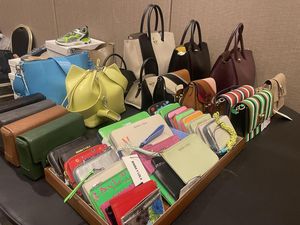 Suka Suka Bazaar Digelar di Bank Mega Syariah, Geox Hingga Furla Diskon 50%