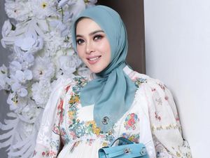 Syahrini Bakal Melahirkan Sebentar Lagi, Aisyahrani Kirim Doa saat Haji Syahrini Bakal Melahirkan Sebentar Lagi, Aisyahrani Kirim Doa saat Haji