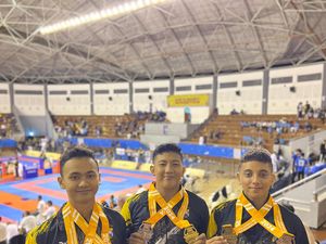 3 Anggota Polres Pasuruan Kota Raih Medali di Kejuaraan Karate Internasional 3 Anggota Polres Pasuruan Kota Raih Medali di Kejuaraan Karate Internasional