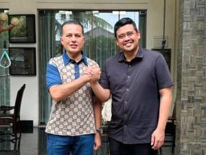 Salam Komando Bobby-Ijeck Dinilai Mendinginkan Suasana Internal Golkar Salam Komando Bobby-Ijeck Dinilai Mendinginkan Suasana Internal Golkar